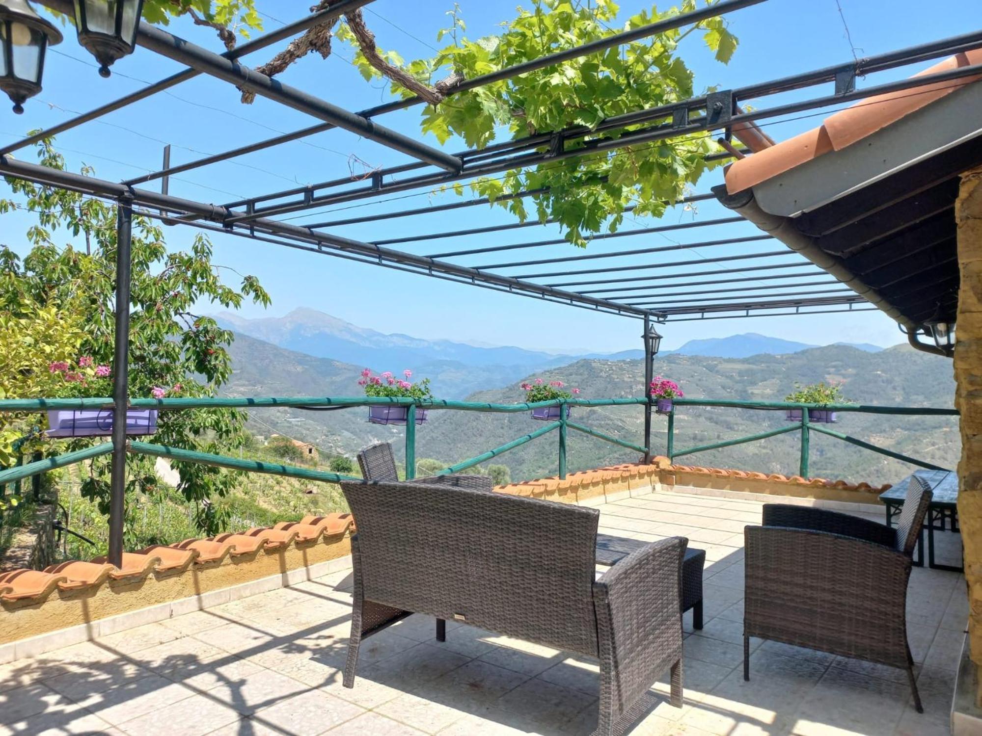 Casetta Mari Immersa In Un Vigneto Dolceacqua Kültér fotó